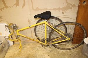 lot 126 image: Vintage Schwinn bicycle