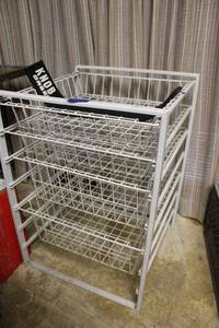 lot 142 image: Elfa shelf and bar mat