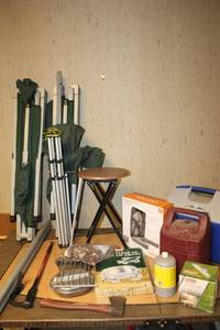 lot 150 image: Camping items folding cots, battery powered fan, Coleman lantern and more