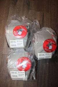 lot 54 image: 3 Manfrotto Vivace 20 Holster Dove compact camera bags (unopened)