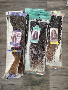 lot 190 image: Hair extensions and braids, 3 different styles