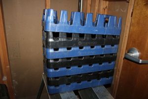lot 191 image: Stacking drink carriers