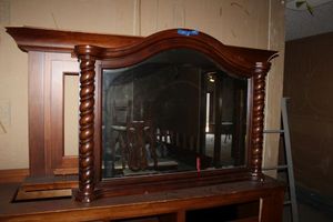 lot 197 image: Large dresser mirror as shown