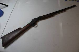 lot 17 image: Vintage 22 rifle