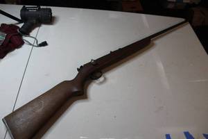 lot 30 image: Bolt action 22 single shot