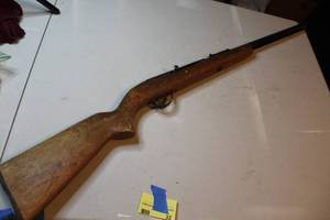 lot 32 image: 22 rifle automatic