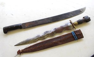 lot 66 image: Filipino Kris sword with scabbard and a machete