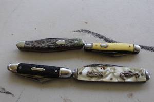 lot 39 image: lot of pocket knives