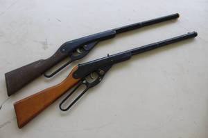 lot 81 image: To Daisy BB guns