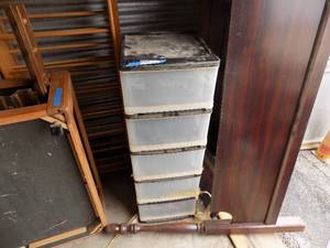 lot 62 image: 5 drawer plastic storage container