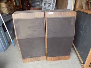 lot 28 image: DBX SPEAKERS  QTY 2