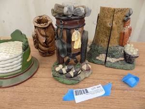 lot 68 image: Golf related items book winds, coasters, pencil holders