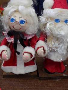 lot 84 image: Santa and Mrs. Claus