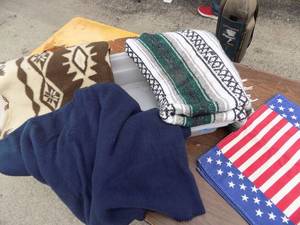 lot 90 image: Blankets western, south America, fleece and flag placemats
