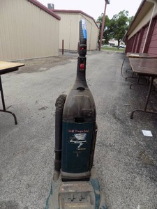 lot 91 image: Hoover self propelled wind tunnel