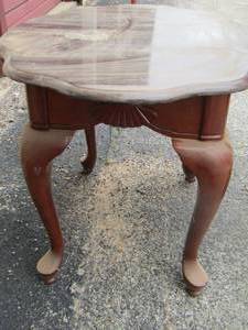 Oval coffee table with Queen Anne legs  22 H X 28 L X 22 W