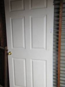 lot 4 image: White interior door  35 W