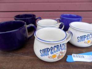 lot 122 image: Large blue mugs x 3 and soup and cracker mugs x 3
