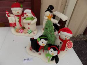 lot 137 image: Musical christmas snowman penguins and snowman at piano