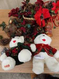 lot 149 image: Bears, pinecones, and baskets
