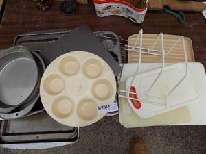 lot 159 image: Bake wear-Cookie sheets. Muffin pans and more