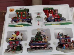 lot 201 image: The Garfield Christmas Express Danbury Mint S&N 58