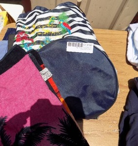 lot 190 image: Bags- Aruba beach bag, towel plus other  bags