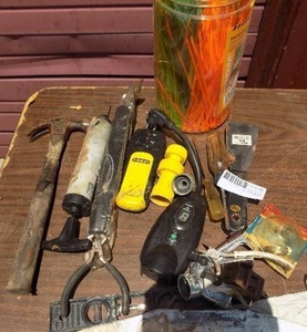 lot 196 image: TOOLS- hammer, level, pliers, scraper, screwdrivers and zip ties