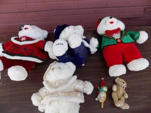 lot 229 image: CHRISTMAS BEARS