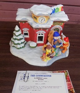lot 230 image: GARFIELD CHRISTMAS VILLAGE - THE COURTHOUSE   DANBURY MINT  COA