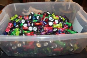 lot 34 image: Bulk lot of Mini Flashlights (tote not included)