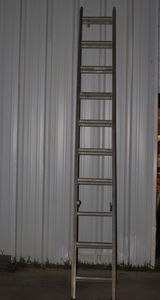 lot 101 image: 20ft extension ladder