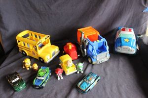 lot 161 image: Toy cars and figures