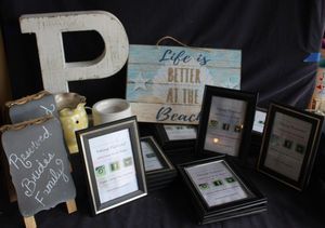 lot 176 image: Home Decor Items