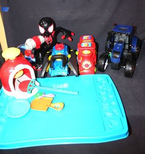 lot 190 image: Misc toys