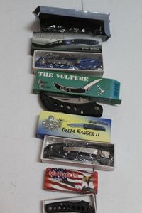 lot 295 image: Five Pocket Knives