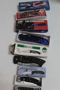 lot 292 image: Five Pocket Knives