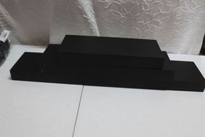 lot 278 image: Floating Wall shelves