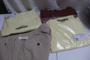 lot 263 image: Mens shorts