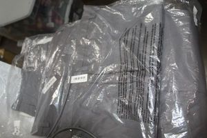 lot 261 image: Mens Shorts