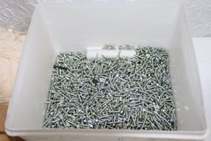 lot 235 image: Large Amount of Unused Screws
