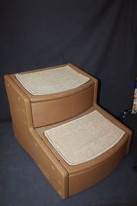lot 197 image: Pet steps