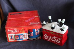 lot 301 image: Coke Collectibles