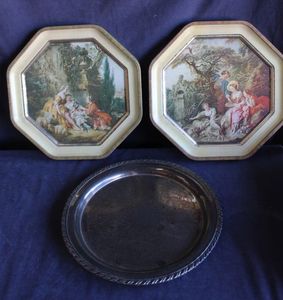 lot 323 image: Tin Tray wall decor