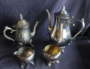 lot 325 image: Tea service