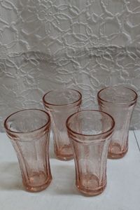 lot 331 image: Indiana Glass Company Madrid pattern pink depression glasses