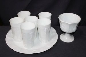 lot 342 image: Milk glass items