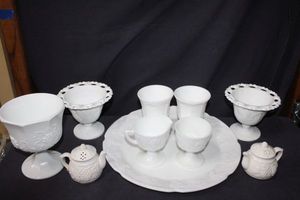 lot 343 image: Milk glass items