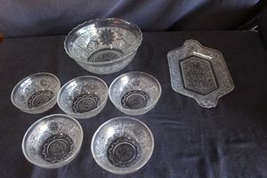 lot 348 image: Glassware items