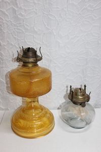 lot 354 image: Vintage oil lamps